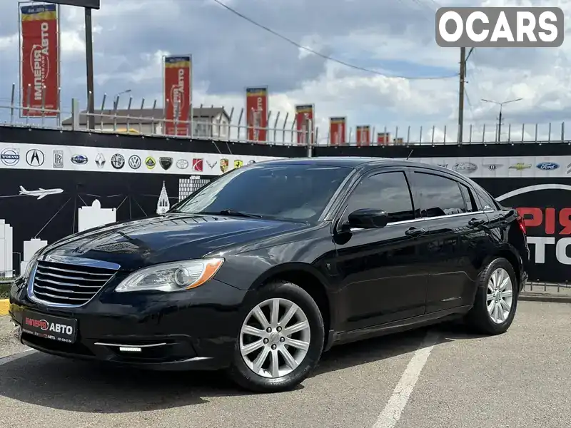 Седан Chrysler 200 2013 2.36 л. Автомат обл. Київська, Київ - Фото 1/21