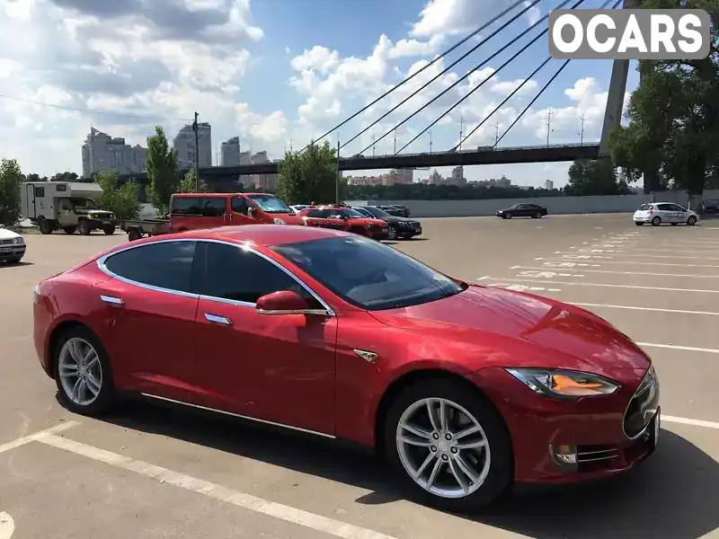 Лифтбек Tesla Model S 2014 null_content л. обл. Киевская, Киев - Фото 1/9