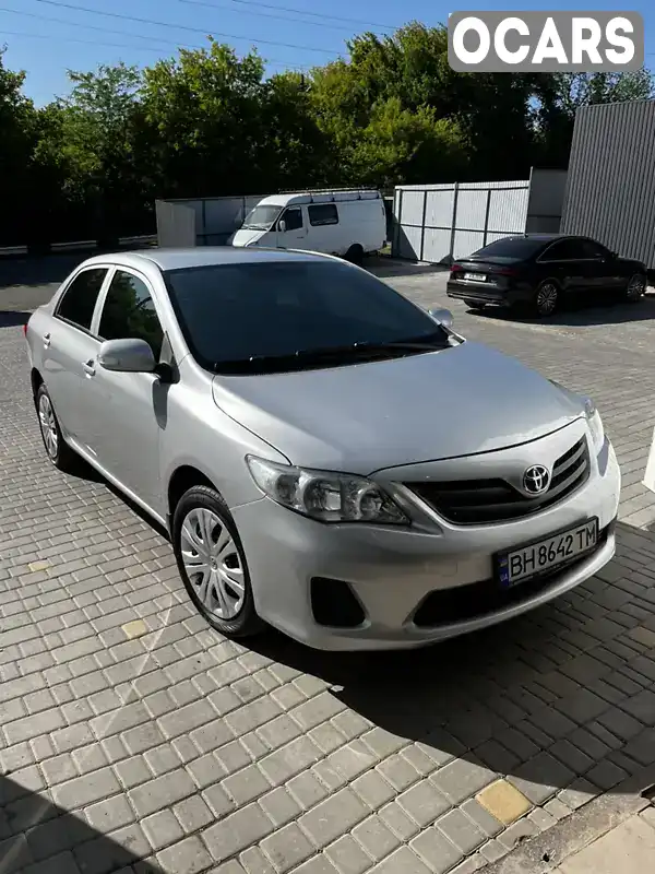 Седан Toyota Corolla 2011 1.6 л. Ручна / Механіка обл. Миколаївська, Первомайськ - Фото 1/19