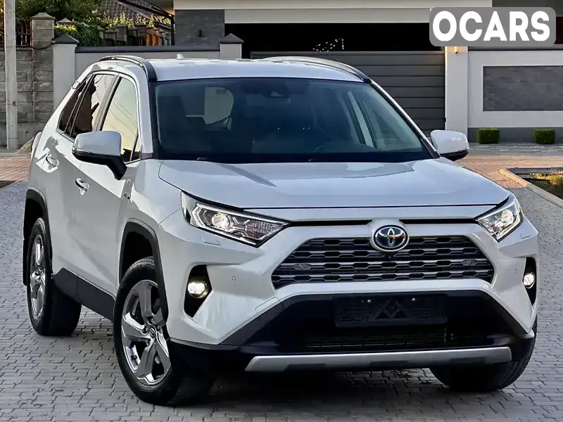 Позашляховик / Кросовер Toyota RAV4 2020 2.49 л. Автомат обл. Рівненська, Рівне - Фото 1/21