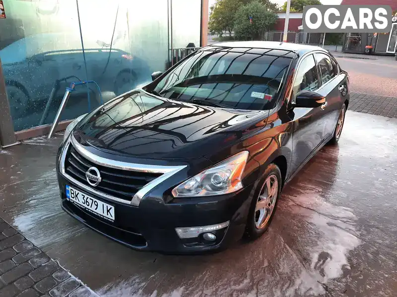 Седан Nissan Altima 2015 2.49 л. Вариатор обл. Ровенская, Ровно - Фото 1/21