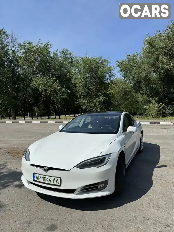 Лифтбек Tesla Model S 2017 null_content л. обл. Киевская, Киев - Фото 1/21