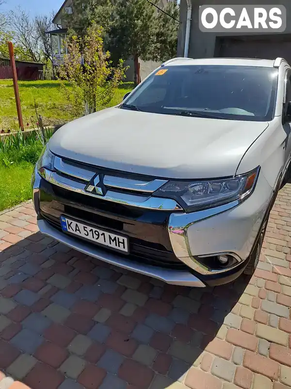 Позашляховик / Кросовер Mitsubishi Outlander 2016 3 л. Автомат обл. Київська, Київ - Фото 1/10