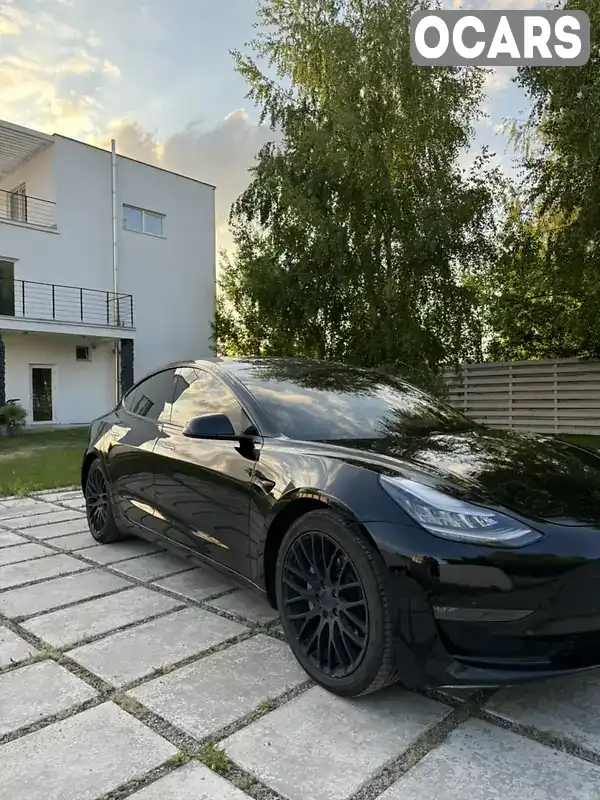 Седан Tesla Model 3 2018 null_content л. обл. Киевская, Киев - Фото 1/10