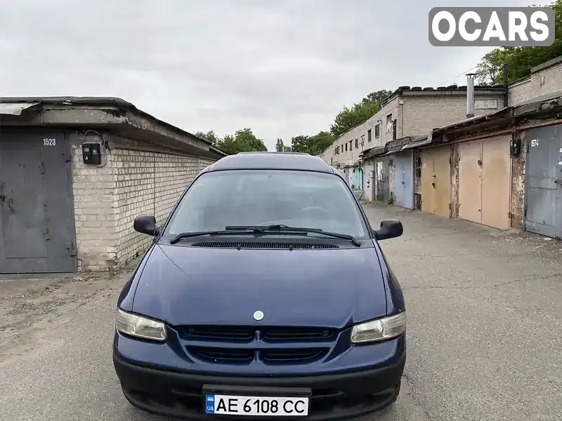 Внедорожник / Кроссовер Chrysler Voyager 2000 2.4 л. Ручная / Механика обл. Днепропетровская, Днепр (Днепропетровск) - Фото 1/15