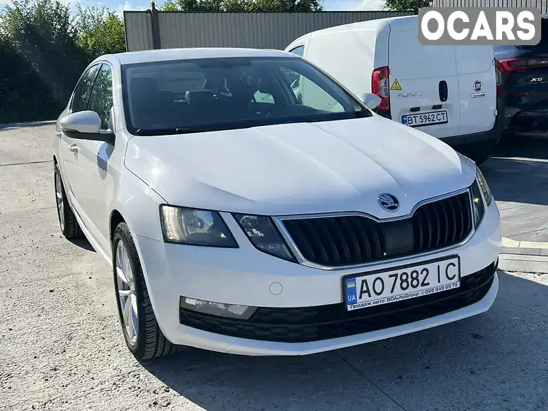 Ліфтбек Skoda Octavia 2019 1.6 л. Автомат обл. Закарпатська, Ужгород - Фото 1/21