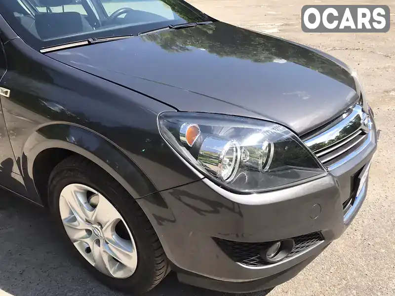 Хетчбек Opel Astra 2012 1.6 л. Ручна / Механіка обл. Сумська, Суми - Фото 1/21