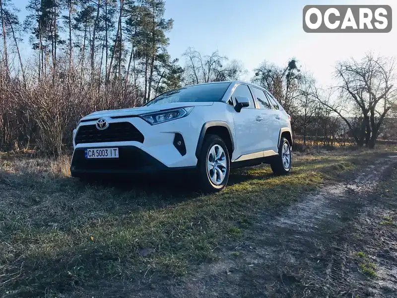 Внедорожник / Кроссовер Toyota RAV4 2022 1.99 л. Вариатор обл. Черкасская, Черкассы - Фото 1/20