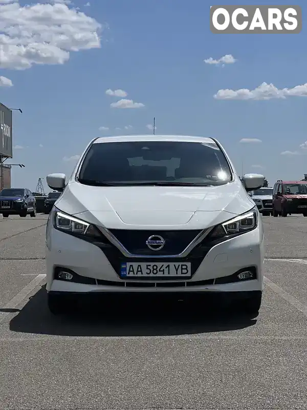 Хэтчбек Nissan Leaf 2020 null_content л. обл. Киевская, Киев - Фото 1/21