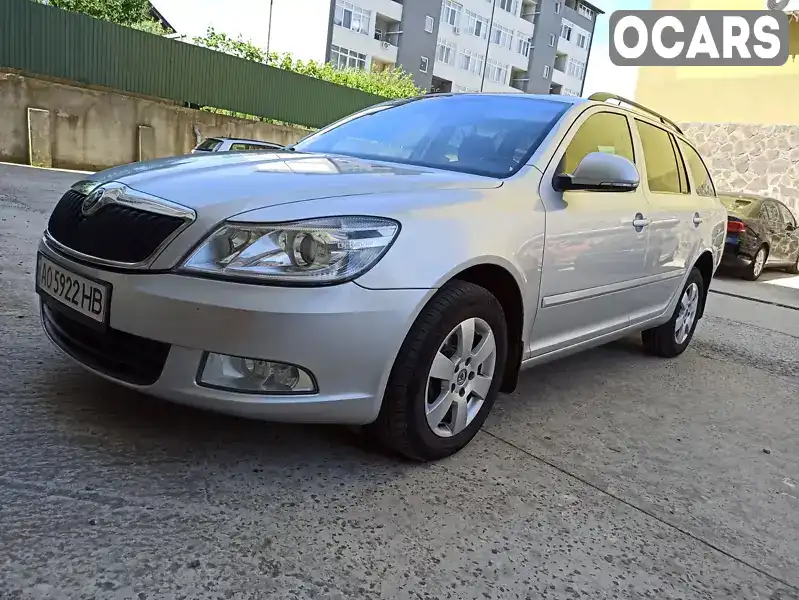 Универсал Skoda Octavia 2011 1.6 л. Ручная / Механика обл. Закарпатская, Ужгород - Фото 1/21