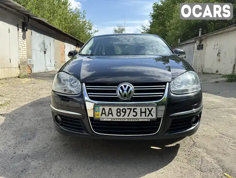 Седан Volkswagen Jetta 2008 1.6 л. Ручна / Механіка обл. Київська, Київ - Фото 1/21