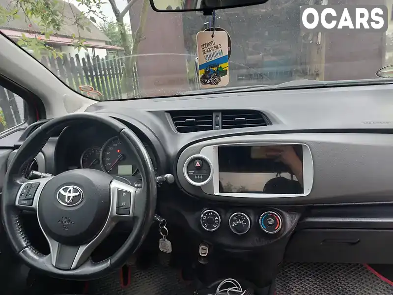 Хетчбек Toyota Yaris 2013 1 л. Ручна / Механіка обл. Львівська, Самбір - Фото 1/14