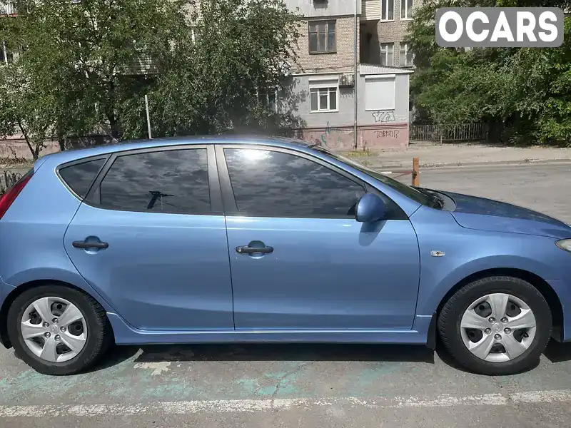 Хетчбек Hyundai i30 2011 1.4 л. Ручна / Механіка обл. Запорізька, Запоріжжя - Фото 1/14