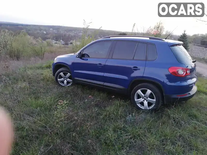 Внедорожник / Кроссовер Volkswagen Tiguan 2010 2 л. Ручная / Механика обл. Киевская, Васильков - Фото 1/14