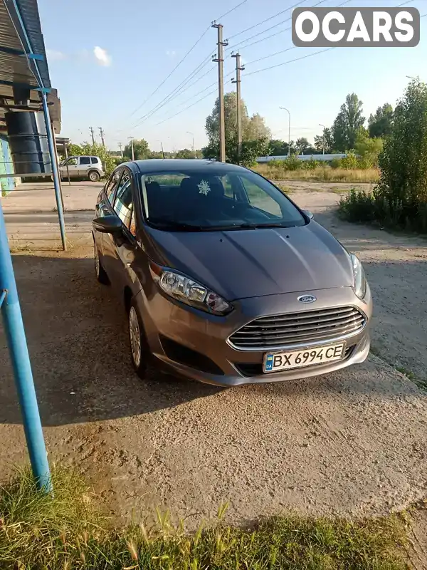 Седан Ford Fiesta 2013 1.6 л. Автомат обл. Хмельницкая, Нетешин - Фото 1/20