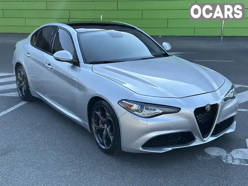 Седан Alfa Romeo Giulia 2017 2 л. обл. Харьковская, Харьков - Фото 1/21