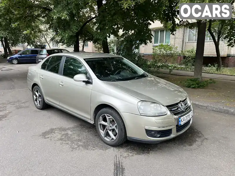 Седан Volkswagen Jetta 2008 1.6 л. Автомат обл. Київська, Київ - Фото 1/21