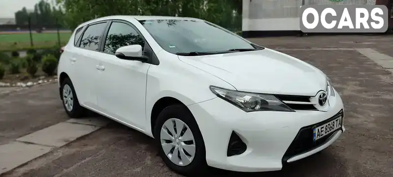 Хетчбек Toyota Auris 2013 1.33 л. Ручна / Механіка обл. Дніпропетровська, Кам'янське (Дніпродзержинськ) - Фото 1/21