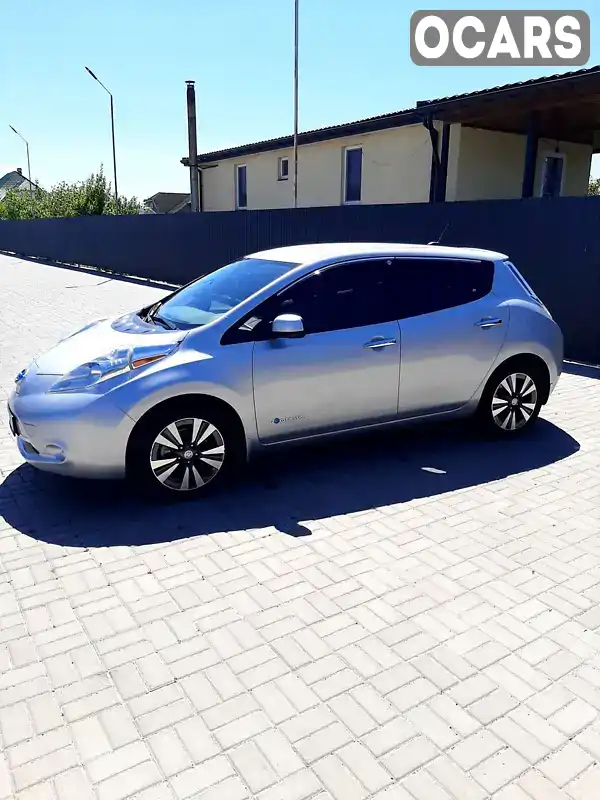 Хэтчбек Nissan Leaf 2014 null_content л. обл. Черкасская, Черкассы - Фото 1/7