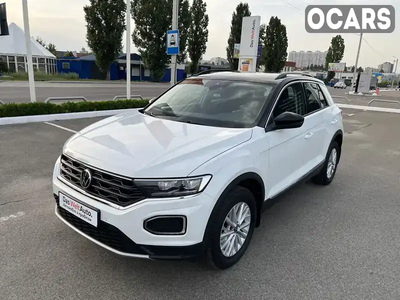 Внедорожник / Кроссовер Volkswagen T-Roc 2021 1.5 л. Автомат обл. Киевская, Киев - Фото 1/19