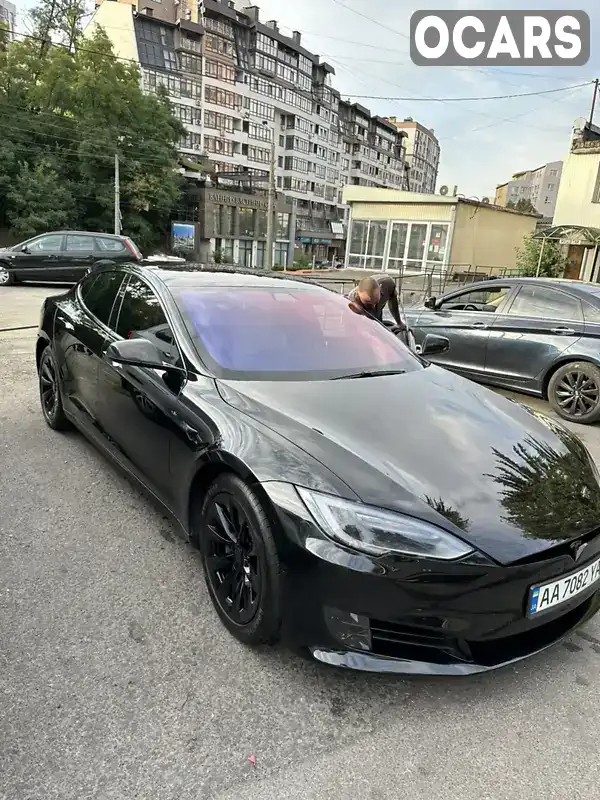 Лифтбек Tesla Model S 2017 null_content л. обл. Киевская, Киев - Фото 1/15