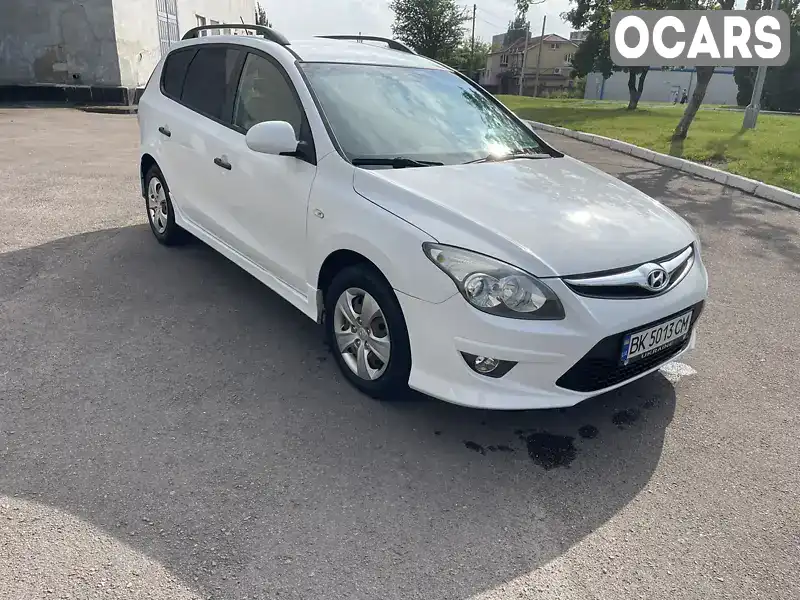 Универсал Hyundai i30 2011 1.58 л. обл. Ровенская, Ровно - Фото 1/19