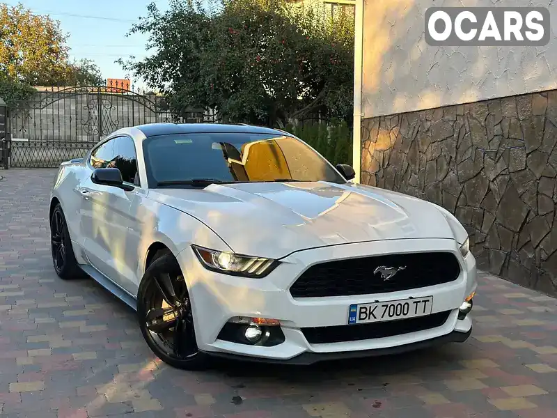 Купе Ford Mustang 2016 2.3 л. Автомат обл. Ровенская, Ровно - Фото 1/18