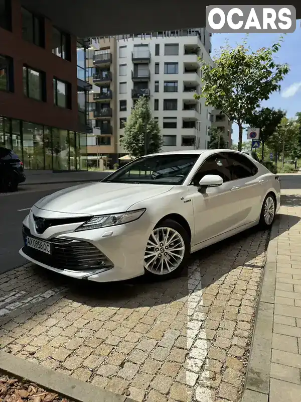 Седан Toyota Camry 2020 2.49 л. Автомат обл. Львівська, Львів - Фото 1/16