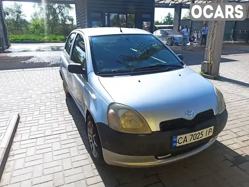 Хэтчбек Toyota Yaris 2003 1 л. Ручная / Механика обл. Черкасская, Черкассы - Фото 1/15