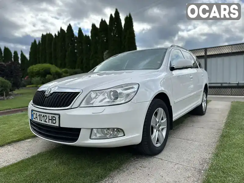 Універсал Skoda Octavia 2011 1.97 л. Автомат обл. Черкаська, Черкаси - Фото 1/21