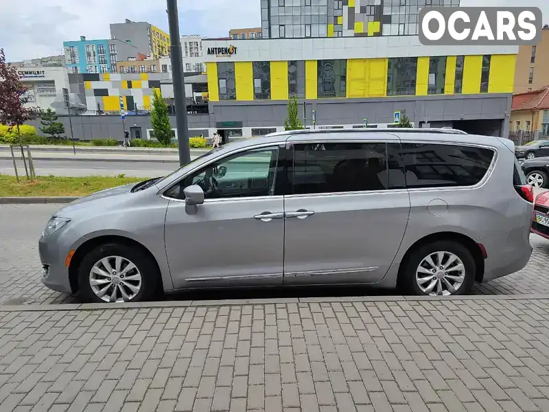 Мінівен Chrysler Pacifica 2017 3.61 л. Автомат обл. Львівська, Львів - Фото 1/10