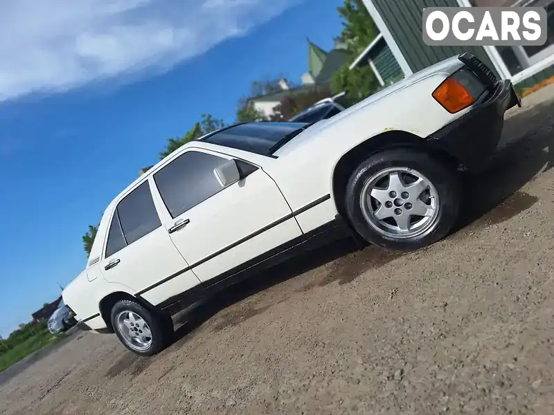 Седан Mercedes-Benz 190 1984 2 л. Ручна / Механіка обл. Чернівецька, Чернівці - Фото 1/21