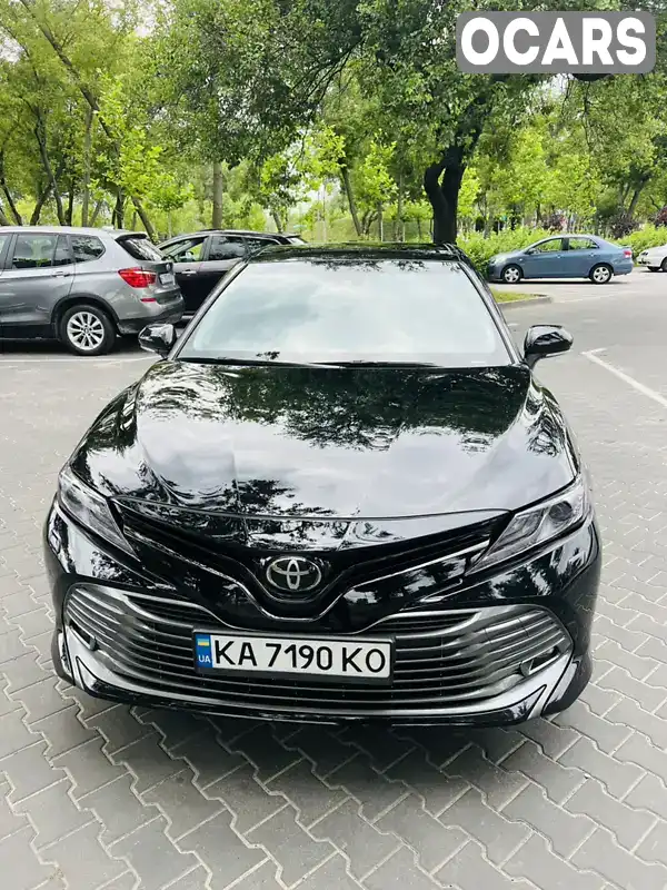 Седан Toyota Camry 2019 2.49 л. Автомат обл. Київська, Київ - Фото 1/21