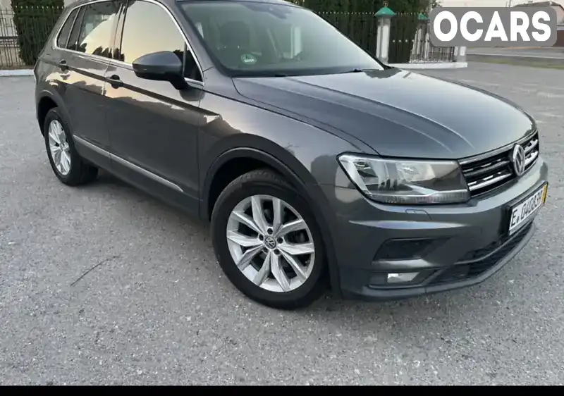 Позашляховик / Кросовер Volkswagen Tiguan 2017 2 л. Автомат обл. Чернівецька, Чернівці - Фото 1/19