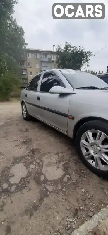 Седан Opel Vectra 1998 1.6 л. Ручна / Механіка обл. Дніпропетровська, Дніпро (Дніпропетровськ) - Фото 1/9