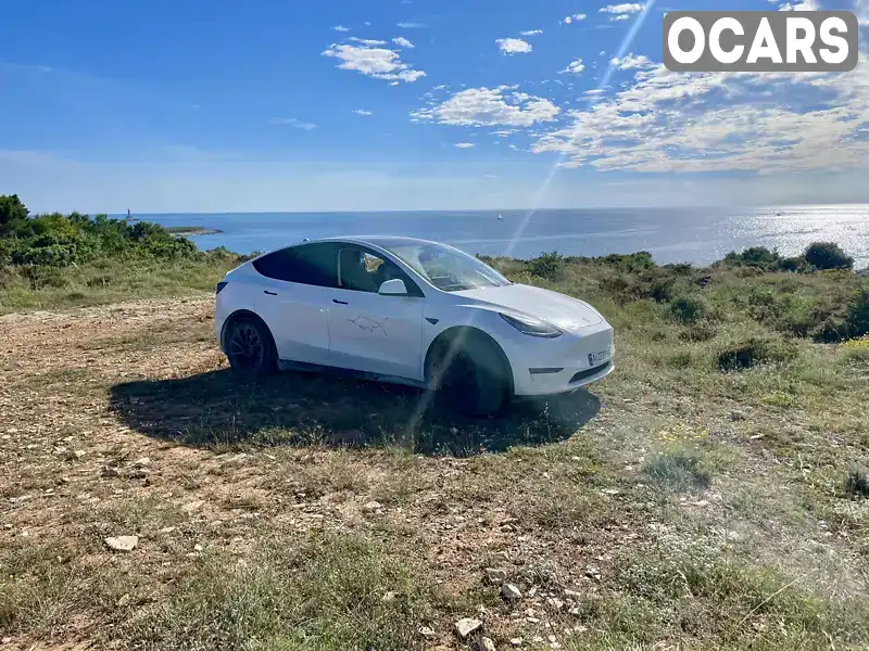 Позашляховик / Кросовер Tesla Model Y 2021 null_content л. обл. Київська, Київ - Фото 1/8