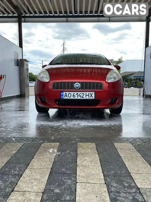 Хэтчбек Fiat Punto 2006 1.4 л. Ручная / Механика обл. Закарпатская, Ужгород - Фото 1/21