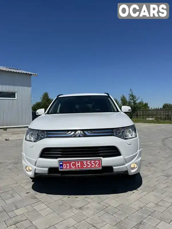 Внедорожник / Кроссовер Mitsubishi Outlander 2013 2.2 л. Ручная / Механика обл. Ивано-Франковская, Калуш - Фото 1/16