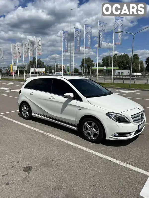 Хэтчбек Mercedes-Benz B-Class 2013 1.8 л. Автомат обл. Киевская, Киев - Фото 1/21