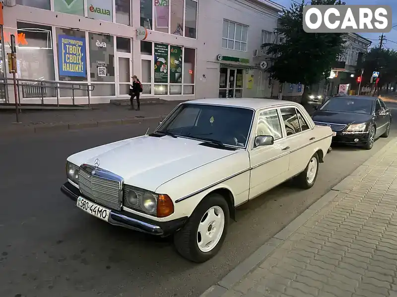 Седан Mercedes-Benz E-Class 1980 2 л. Ручна / Механіка обл. Чернівецька, Чернівці - Фото 1/3