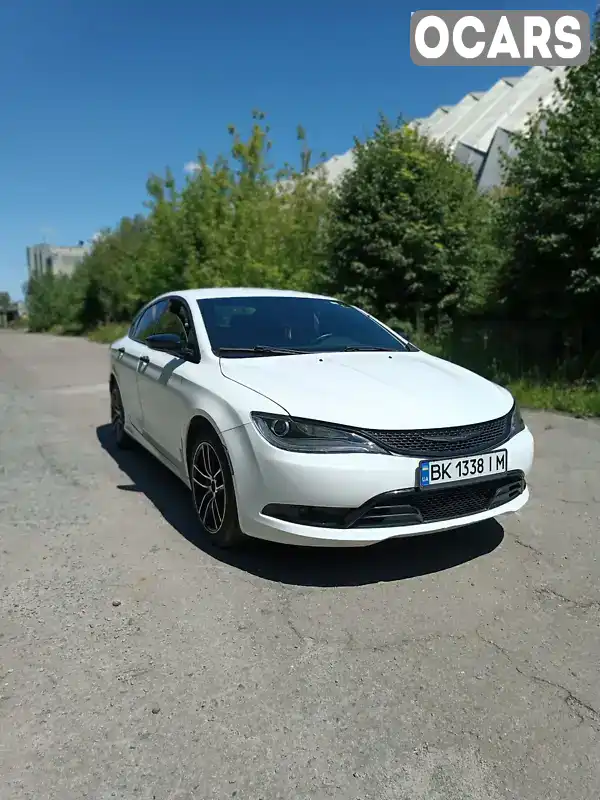 Седан Chrysler 200 2014 2.36 л. Автомат обл. Ровенская, Ровно - Фото 1/21