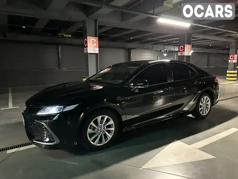 Седан Toyota Camry 2022 2.49 л. Автомат обл. Київська, Київ - Фото 1/21