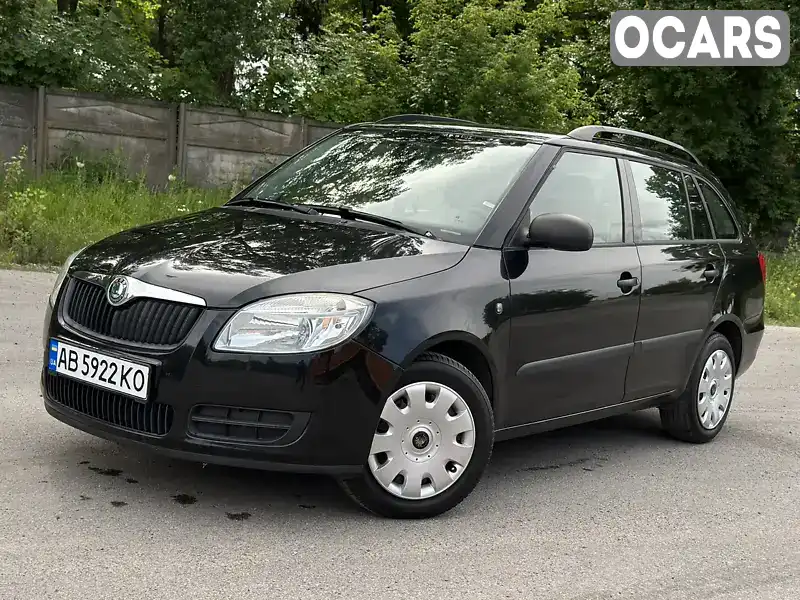 Универсал Skoda Fabia 2010 1.4 л. Ручная / Механика обл. Винницкая, Тульчин - Фото 1/21