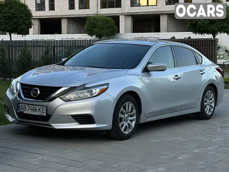 Седан Nissan Altima 2018 2.5 л. Вариатор обл. Черкасская, Умань - Фото 1/21