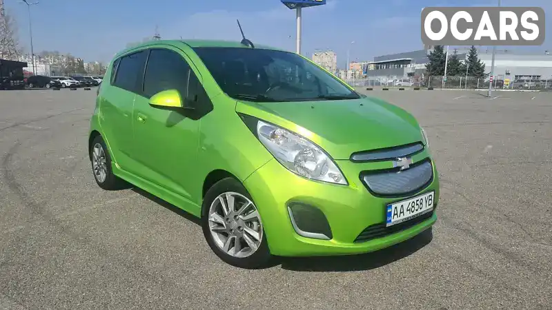 Хэтчбек Chevrolet Spark 2015 null_content л. Автомат обл. Киевская, Киев - Фото 1/15