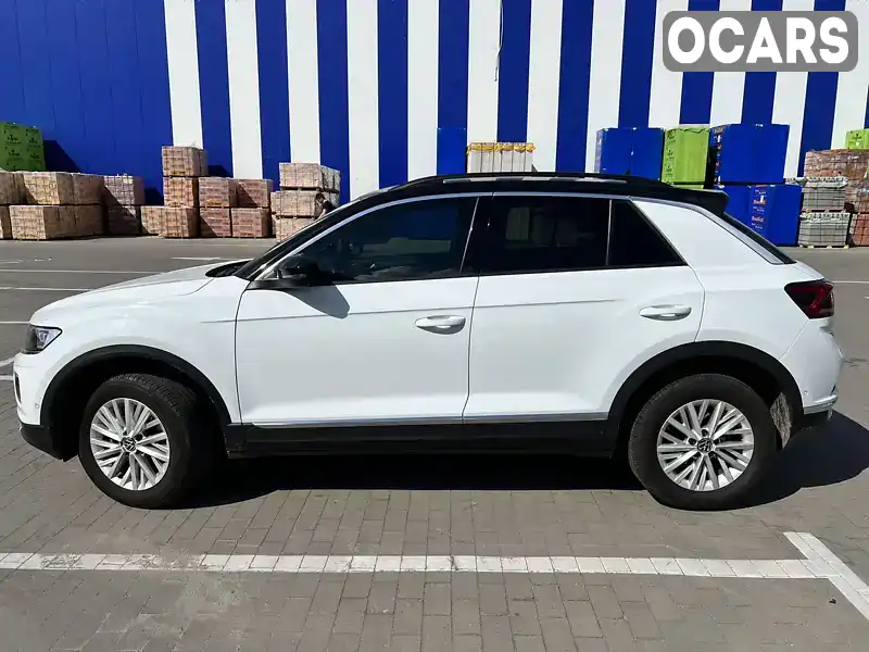 Внедорожник / Кроссовер Volkswagen T-Roc 2021 1.5 л. Автомат обл. Киевская, Киев - Фото 1/16