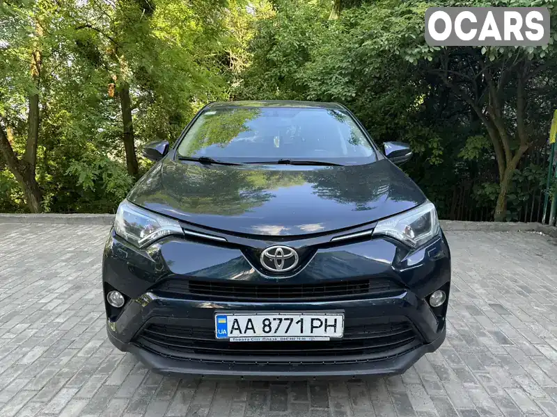 Внедорожник / Кроссовер Toyota RAV4 2017 1.99 л. Автомат обл. Львовская, Львов - Фото 1/15