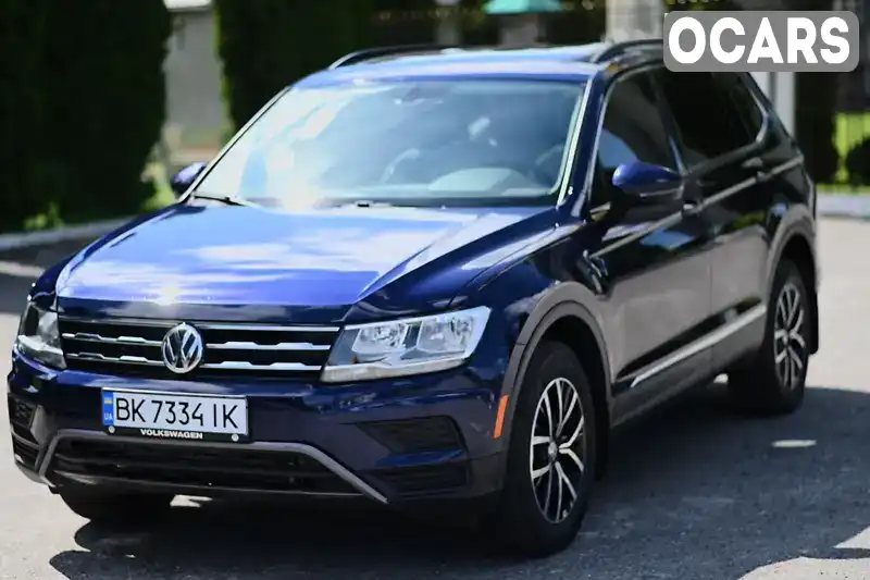 Позашляховик / Кросовер Volkswagen Tiguan 2021 2 л. Робот обл. Рівненська, Дубно - Фото 1/21