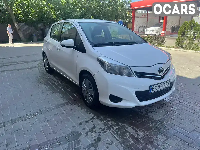 Хэтчбек Toyota Yaris 2014 1 л. Ручная / Механика обл. Хмельницкая, Хмельницкий - Фото 1/20