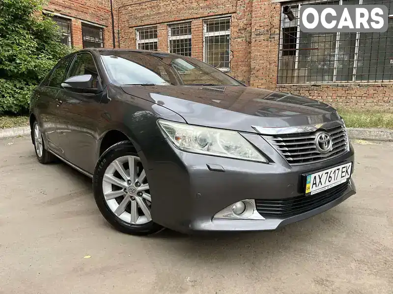 Седан Toyota Camry 2013 2.49 л. Автомат обл. Полтавская, Полтава - Фото 1/17